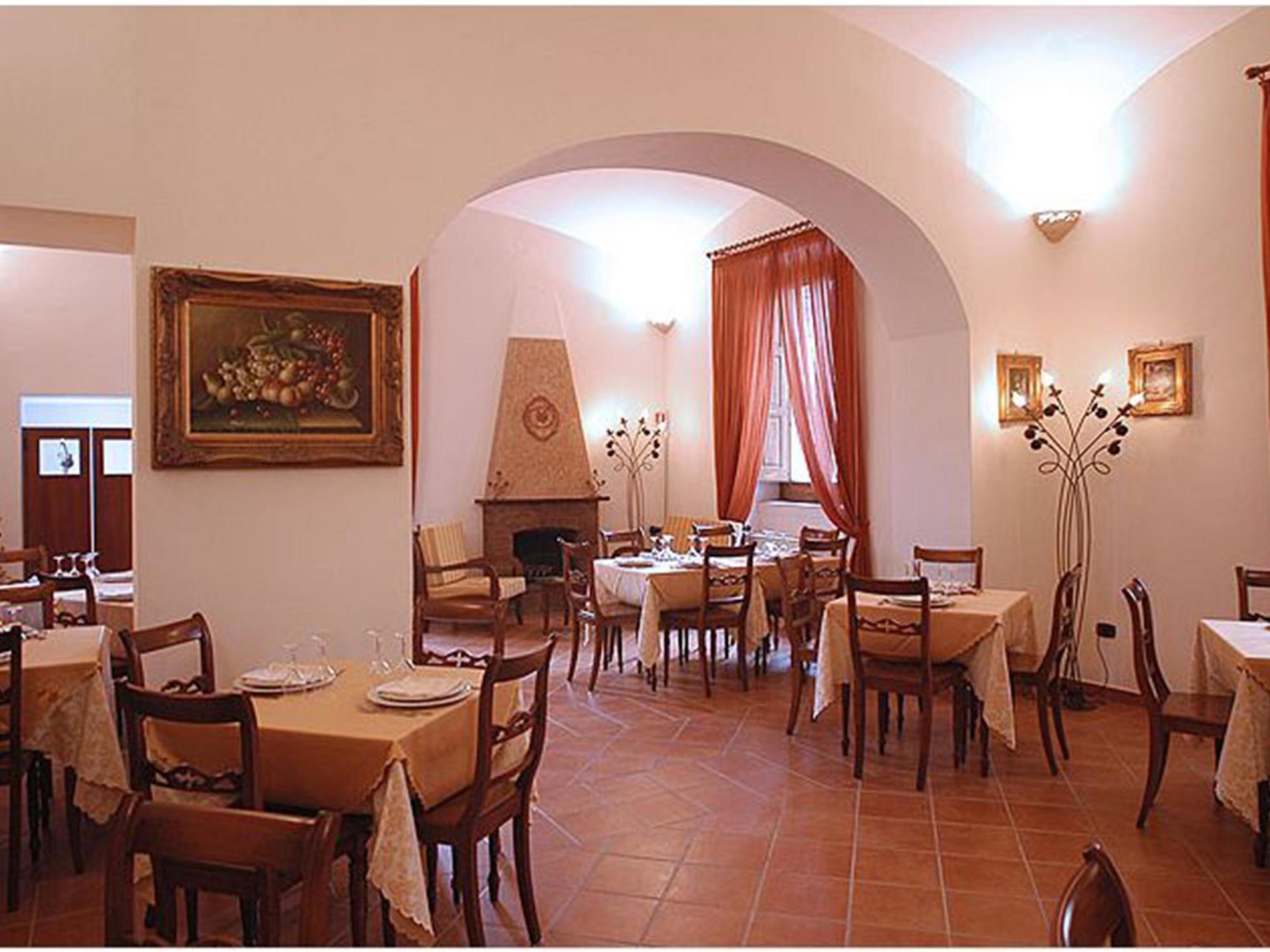 Hotel Ristorante Novecento Caserta Exterior foto