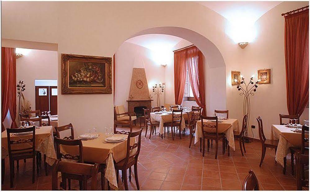 Hotel Ristorante Novecento Caserta Exterior foto